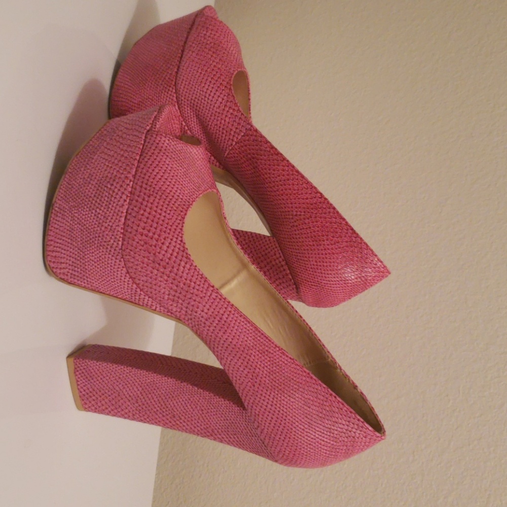 Shoe - Picture 2 of 2